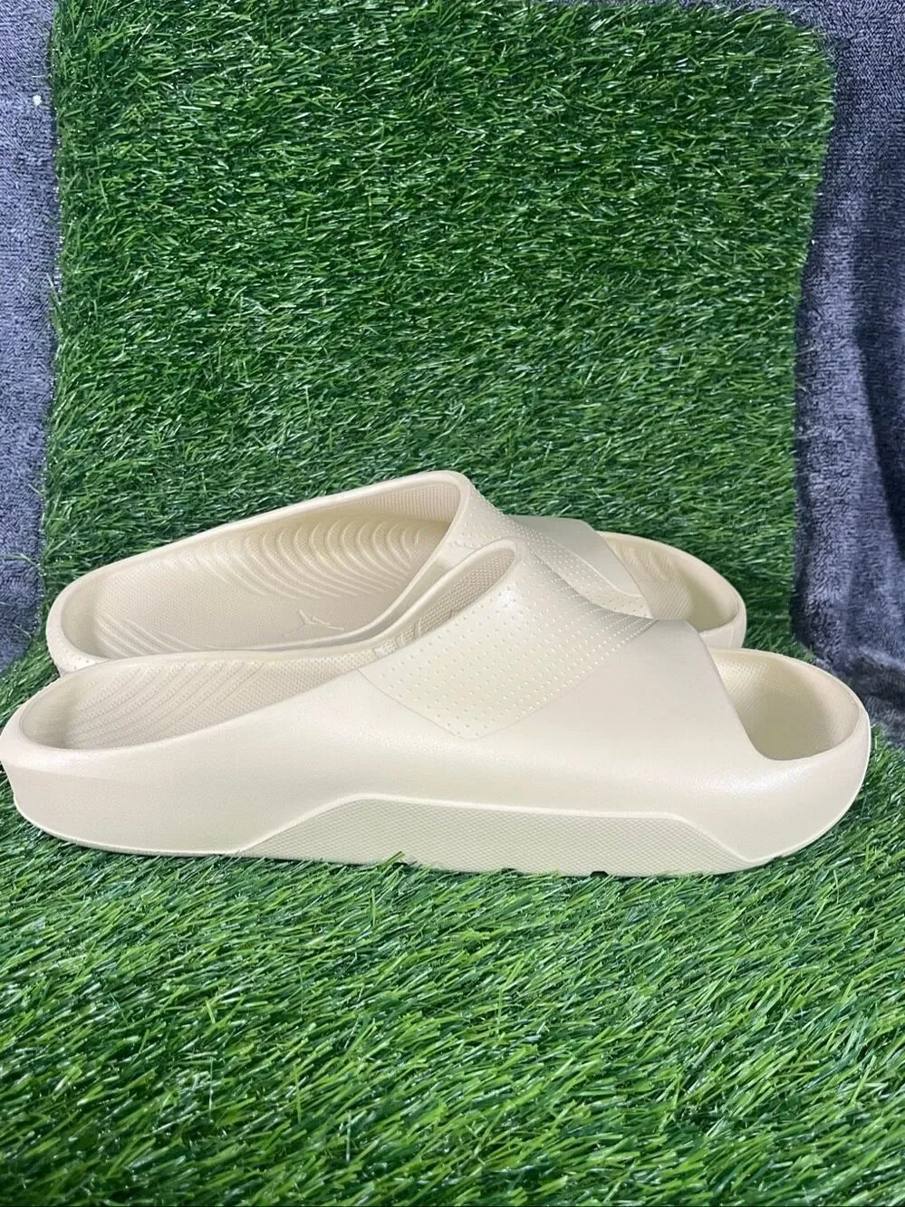 Jordan Slides Beige Cream Men’s Size 14B Comfort Foam Sandals